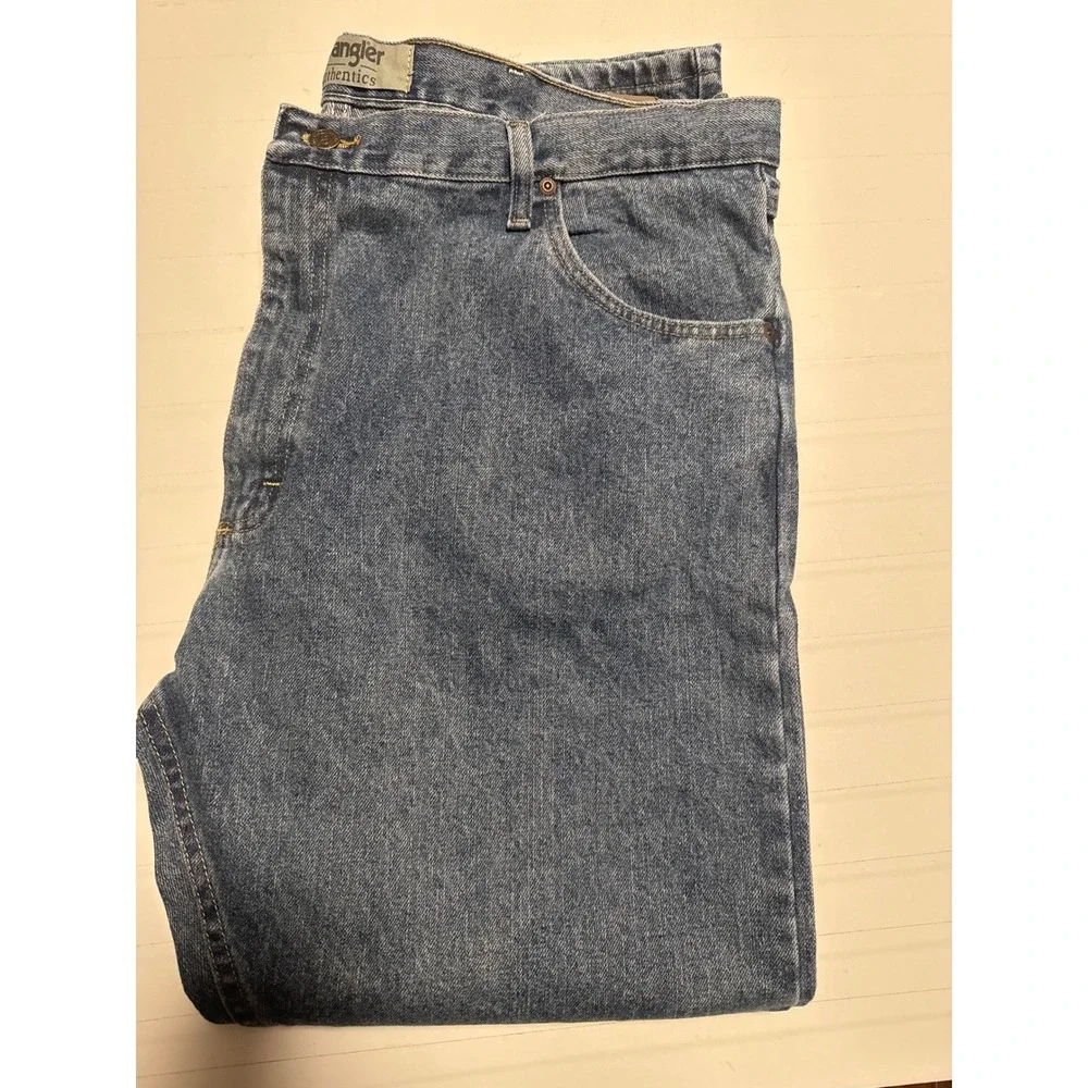 Wrangler Authentics Mens Straight Leg Jeans Medium Wash Blue 42x30 NWT
